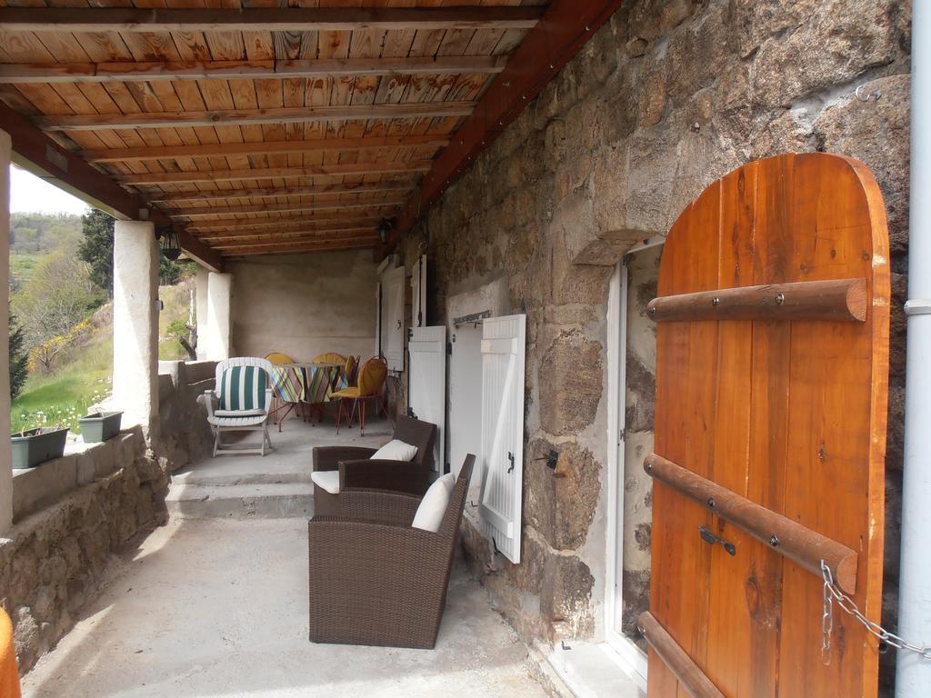 לינה וארוחת בוקר Saint-Barthélemy-le-Meil La Grange De La Coste מראה חיצוני תמונה