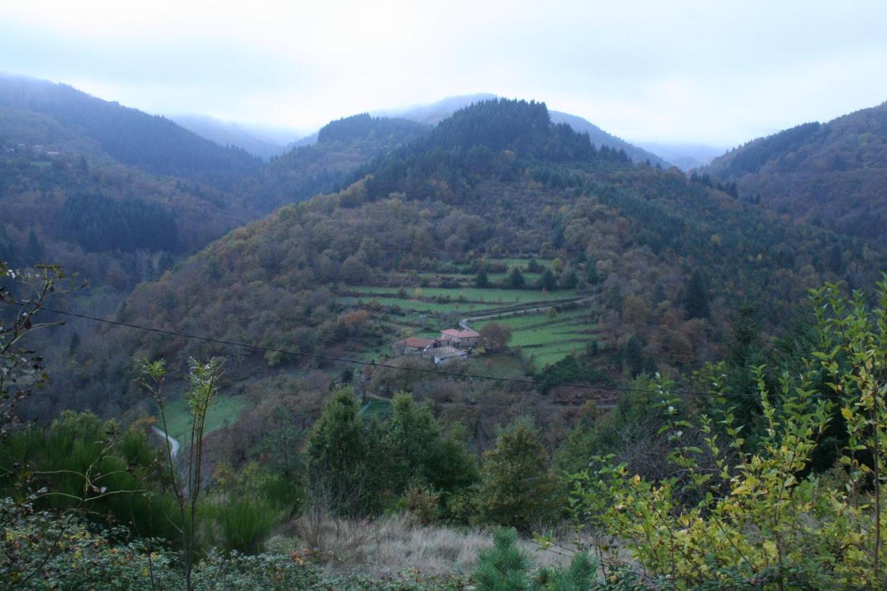 לינה וארוחת בוקר Saint-Barthélemy-le-Meil La Grange De La Coste מראה חיצוני תמונה